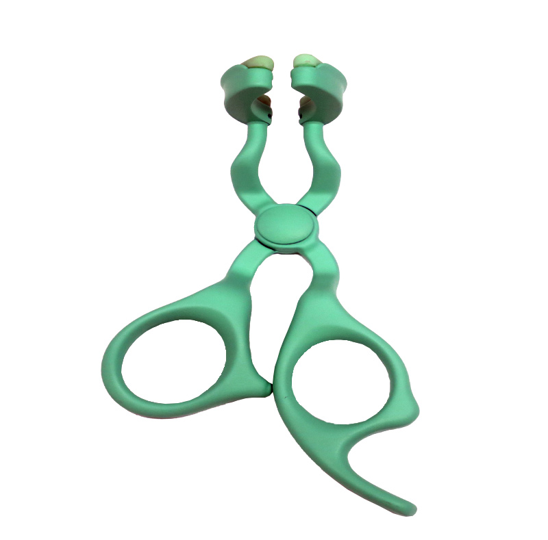 Помощно средство за цветни контактни лещи