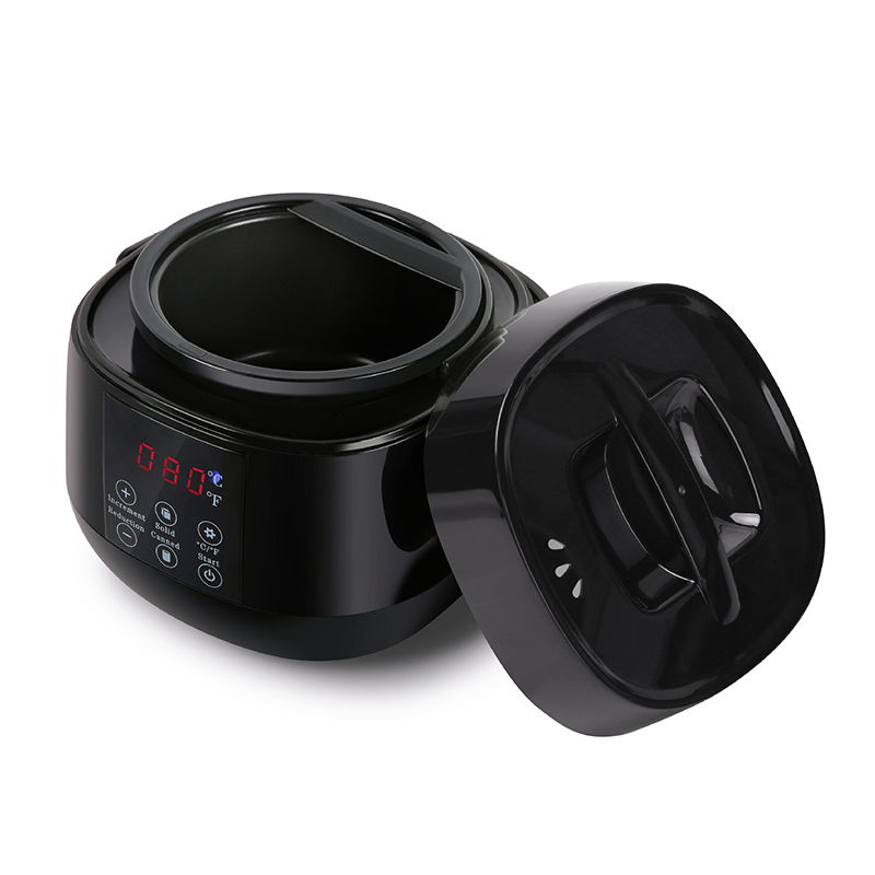 Малък съд за топене на восък с черна дръжка